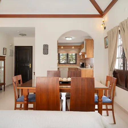 Villa Lanzahost Casa Patricio *