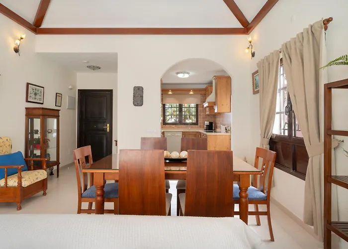 Villa Lanzahost Casa Patricio *